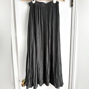 Zara Grey Pleated Skirt size M/L